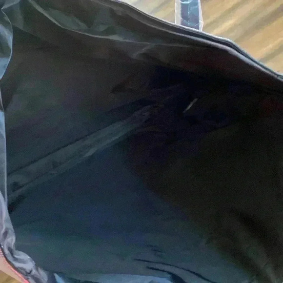 Brand new***Victoria’s Secret Black/Red Plaid Tote Handbag Purse - Picture 4 of 4